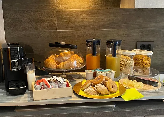 Couette-café Feni 3*